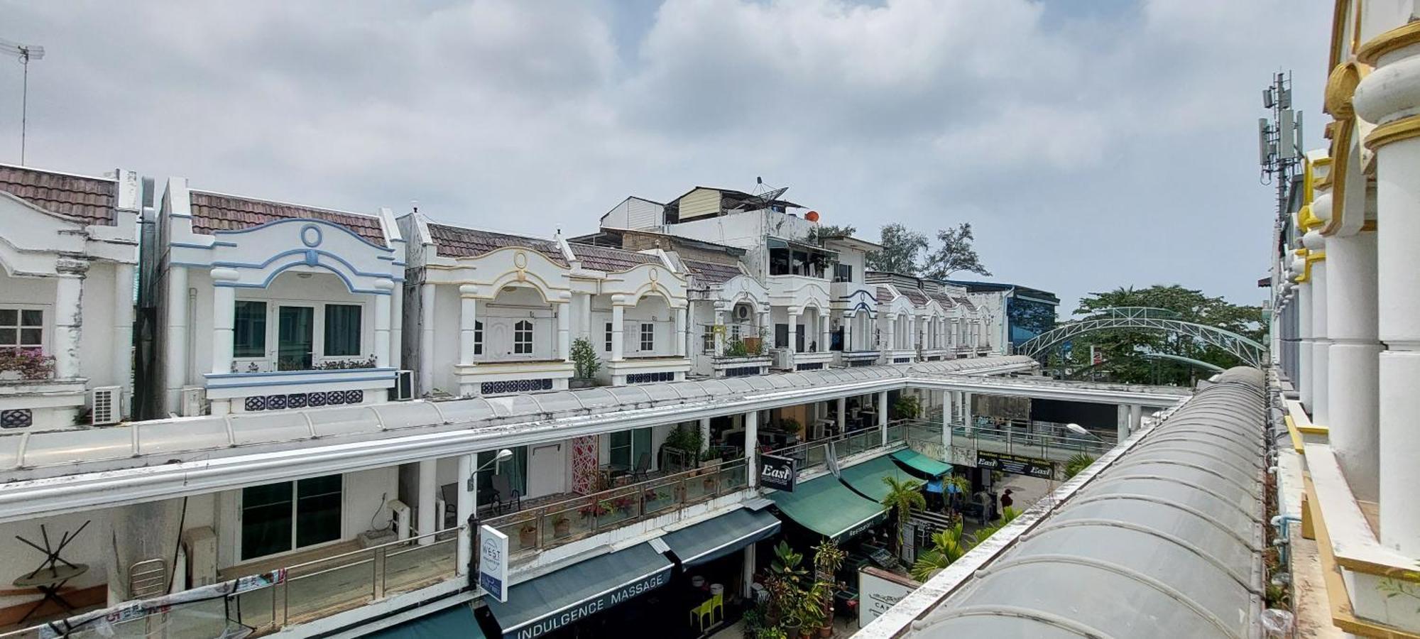 فندق كافي دي باريس Patong المظهر الخارجي الصورة