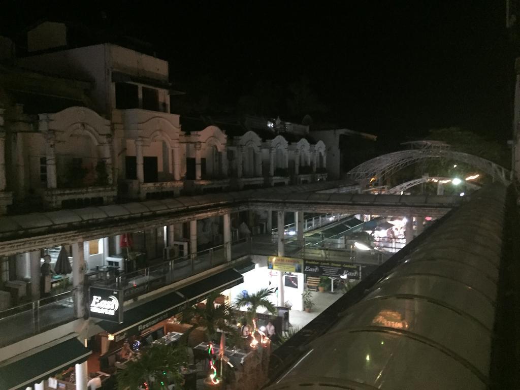فندق كافي دي باريس Patong المظهر الخارجي الصورة
